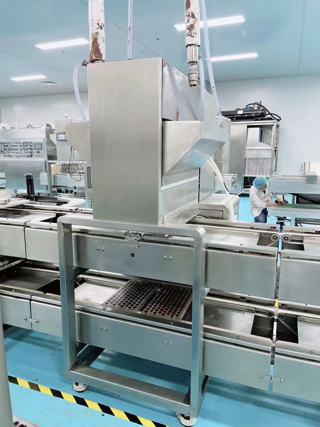 WAFER & other fillings chocolate shell molding line