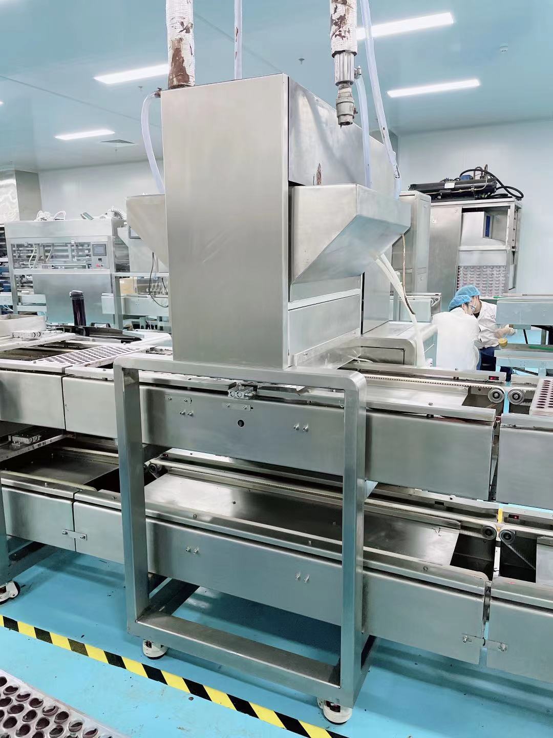 MIXTURE FILLING chocolate shell molding line