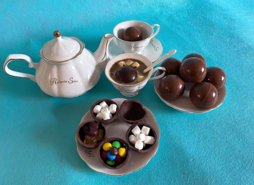 4.Decoration hollow chocolate line (Toy Inside)