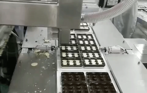 Многофункциональная техника для извлечения из формы и лотков