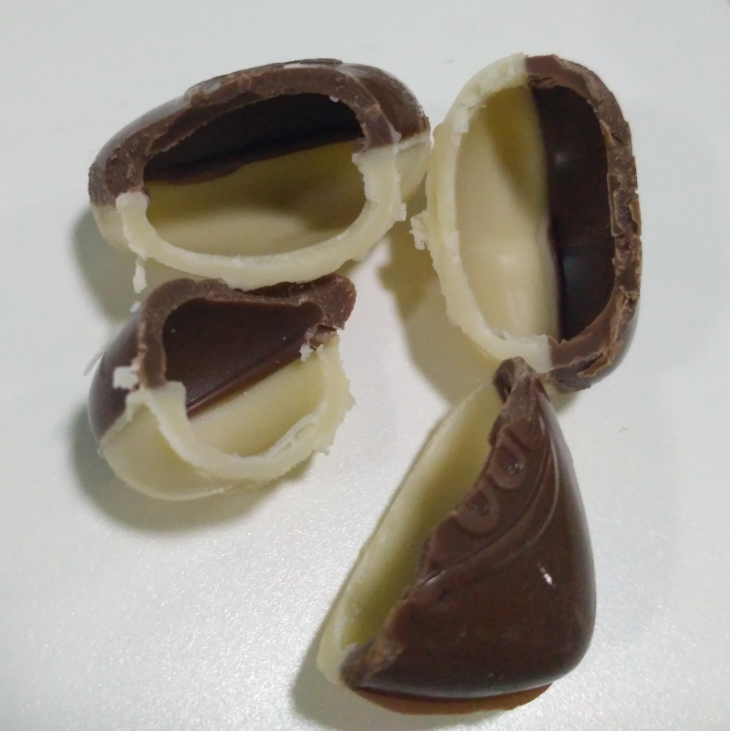 4.Decoration hollow chocolate line (Toy Inside)