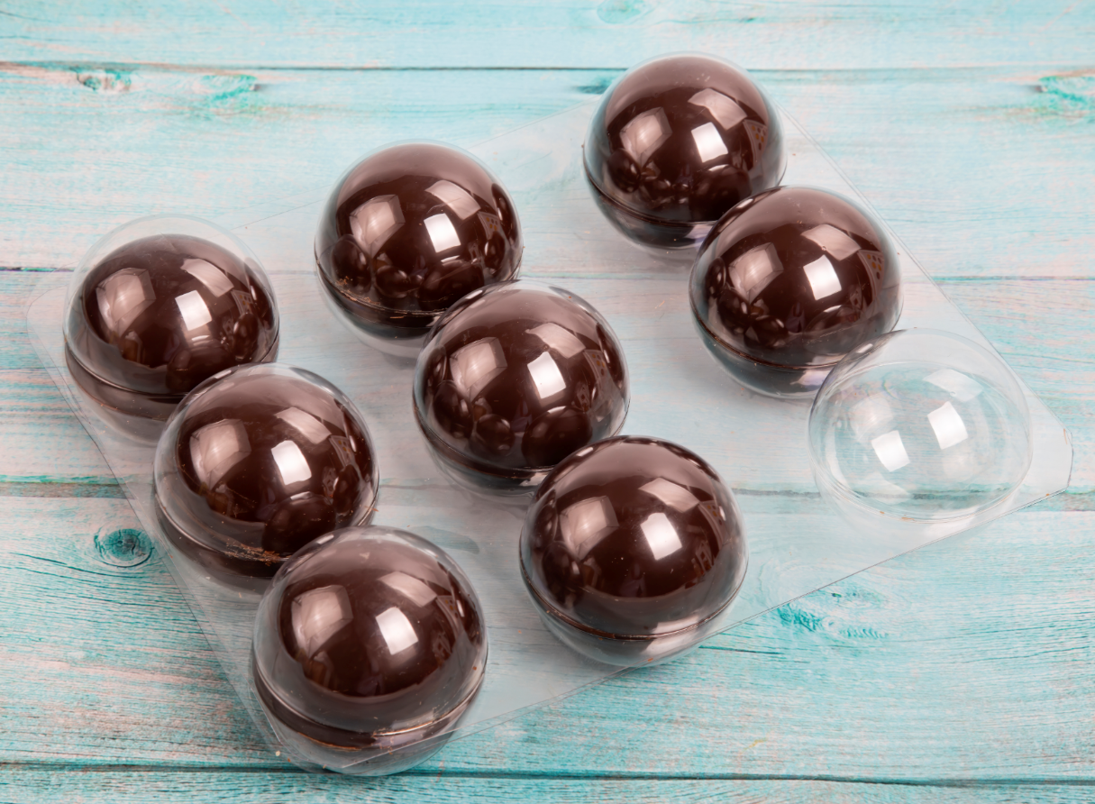 The famous hollow ball with marshmallow inside realize mass production.