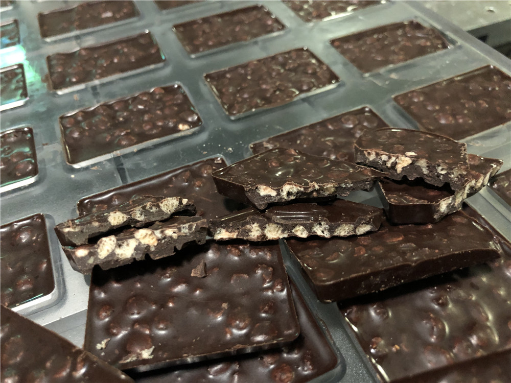 MIXTURE FILLING chocolate shell molding line